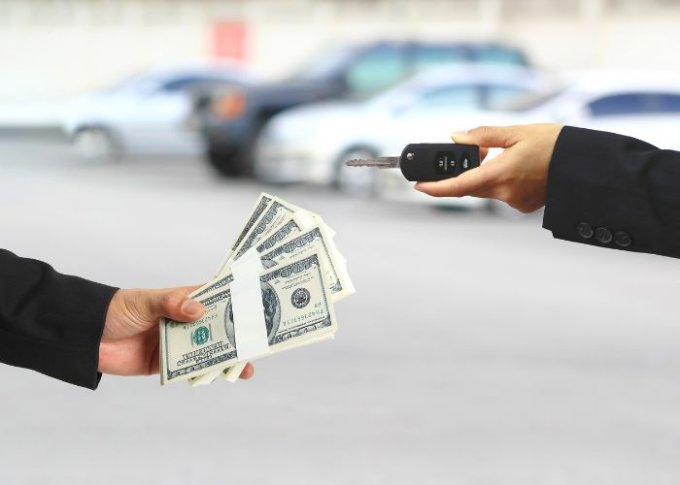 Pokrycie kosztów miesięcznych związanych z leasingiem na samochód
